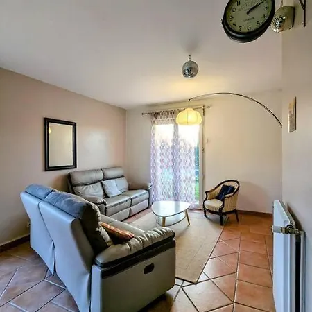 Grande Avec Piscine Holiday home *